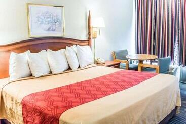 هتل Dayspring Extended Stay