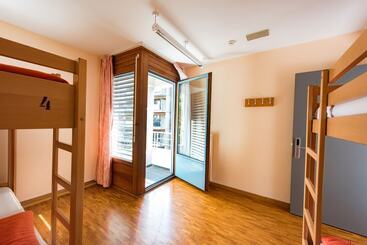 هتل Geneva Hostel