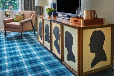 هتل Graduate By Hilton Charlottesville
