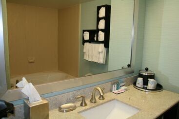 هتل Hampton Inn Shreveport Airport
