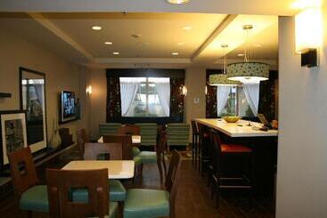 هتل Hampton Inn Shreveport Airport