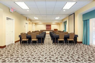 هتل Homewood Suites By Hilton Nashvilleairport