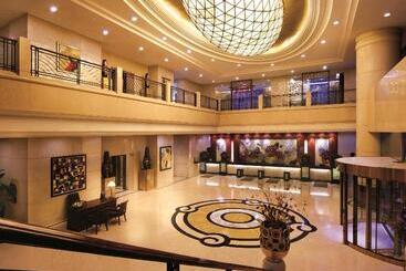 هتل Howard Johnson Plaza By Wyndham Guiyang