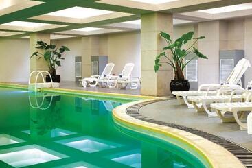 هتل Howard Johnson Plaza By Wyndham Guiyang
