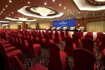 هتل Howard Johnson Plaza By Wyndham Guiyang