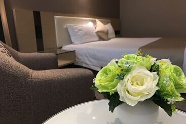 Shenzhen Kaili Hotel, Guomao Shopping Mall