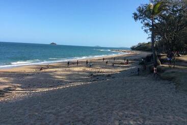 هتل Mackay Seabreeze Apartments