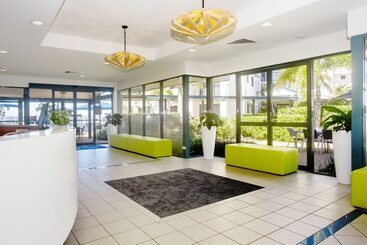 هتل Mantra Hervey Bay