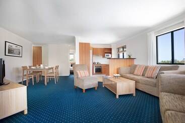 هتل Mantra Hervey Bay