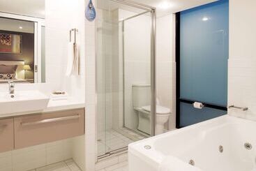 هتل Oaks Adelaide Horizons Suites