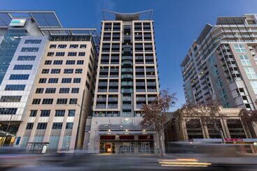 هتل Oaks Adelaide Horizons Suites