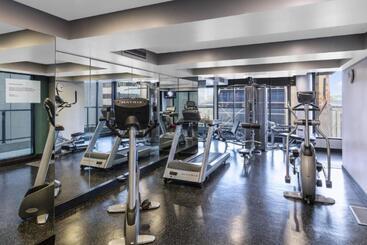 هتل Oaks Adelaide Horizons Suites