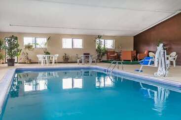 هتل Quality Inn Mount Vernon, Il