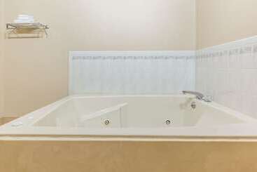 هتل Quality Inn Mount Vernon, Il