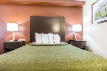 هتل Quality Inn Mount Vernon, Il