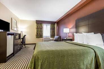 هتل Quality Inn Mount Vernon, Il
