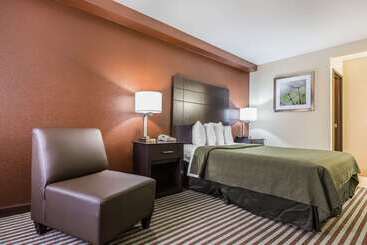 هتل Quality Inn Mount Vernon, Il