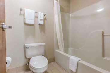 هتل Quality Inn Mount Vernon, Il