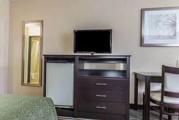 هتل Quality Inn Mount Vernon, Il