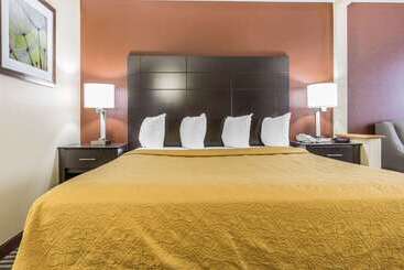 هتل Quality Inn Mount Vernon, Il