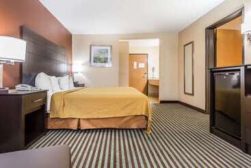 هتل Quality Inn Mount Vernon, Il