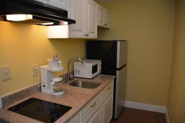 هتل Ramada By Wyndham & Suites South Padre Island