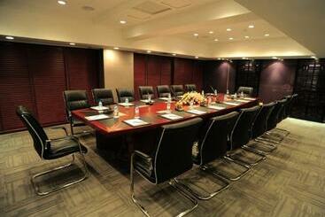 هتل Ramada Plaza Guiyang