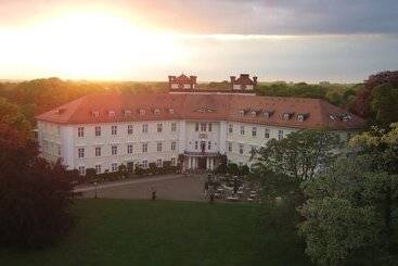هتل Schloss Lübbenau