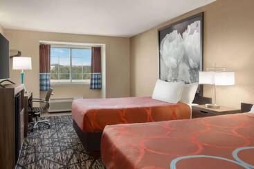 هتل Super 8 By Wyndham San Antonio Airport North