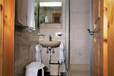 酒店 Walliserhof Leukerbad Therme