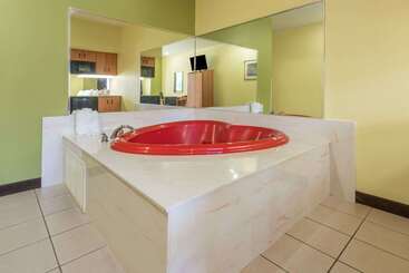 Microtel Inn & Suites By Wyndham Ft. Worth North/at Fossil