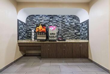 Microtel Inn & Suites By Wyndham Ft. Worth North/at Fossil