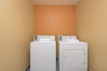 Microtel Inn & Suites By Wyndham Ft. Worth North/at Fossil