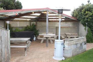 هتل Swansea Cottages & Lodge Suites