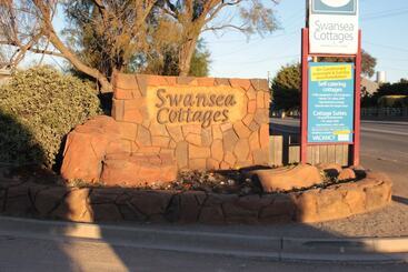 هتل Swansea Cottages & Lodge Suites