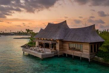 هتل Waldorf Astoria Maldives Ithaafushi