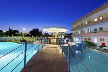 Bayside Hotel Katsaras