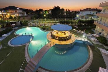 Bayside Hotel Katsaras
