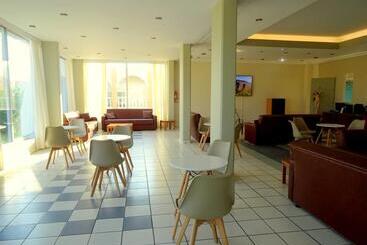 Bayside Hotel Katsaras