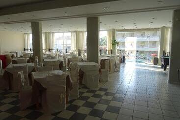 Bayside Hotel Katsaras