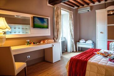 Cortona Resort & Spa