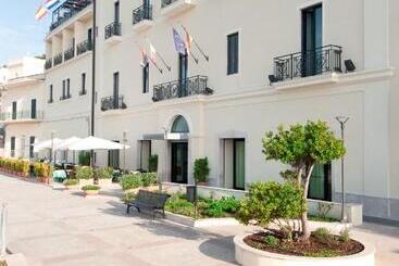 Grand Hotel Mediterraneo