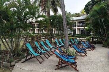 هتل Anchorage Beach Resort