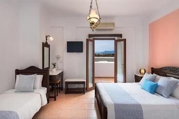 هتل Astir Thira