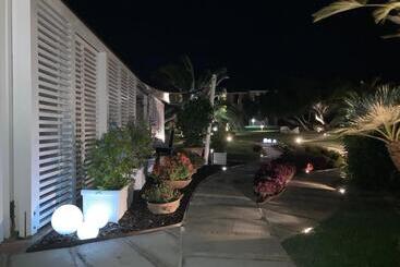 هتل Cala Rosa Club