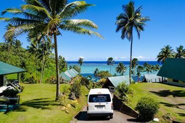 هتل Crusoe's Retreat
