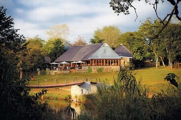 هتل Hippo Hollow Country Estate