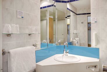 هتل Holiday Inn Express Cologne Troisdorf, An Ihg