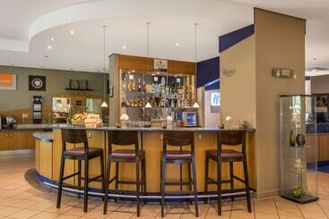 هتل Holiday Inn Express Cologne Troisdorf, An Ihg