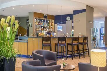 هتل Holiday Inn Express Cologne Troisdorf, An Ihg